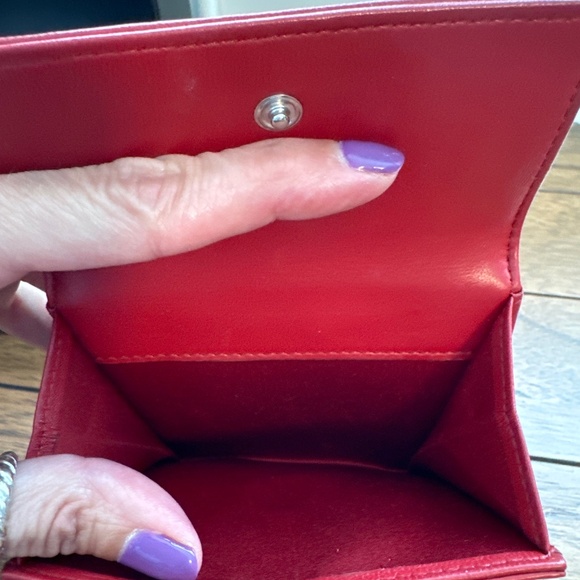 Chanel Camellia Wallet with COA & Box - Picture 2 of 4